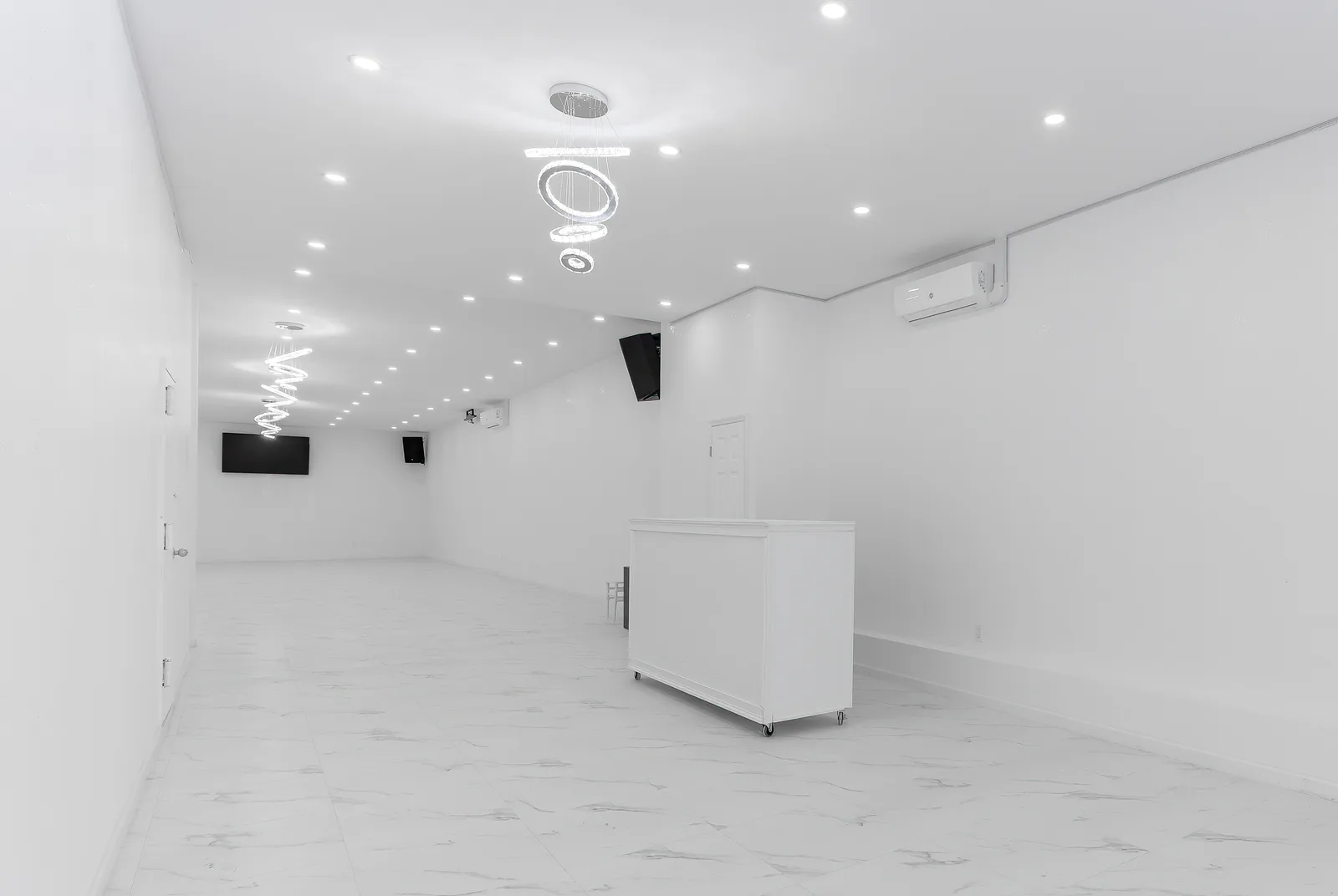 Open event venue interior in New York City photographed for commercial real estate photography of hospitality space, showing the comprehensive view and the surroundings a planner books for a function